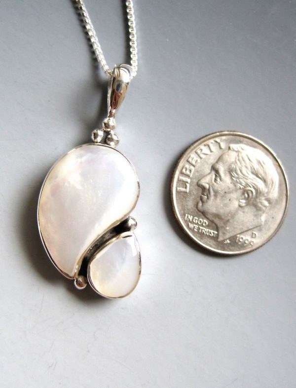 sterling-mother-of-pearl-kidney pendant