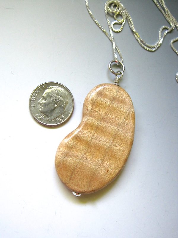 wood-kidney-pendant