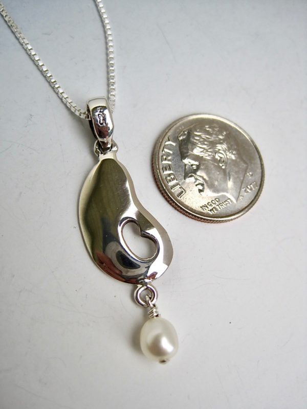 sterling-donor-pendant-pearl