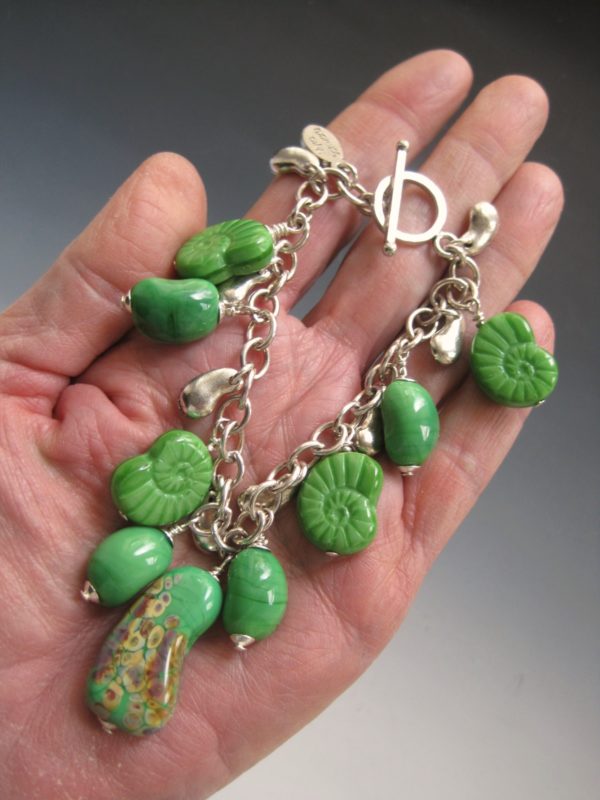 green-kidney-charm-bracelet