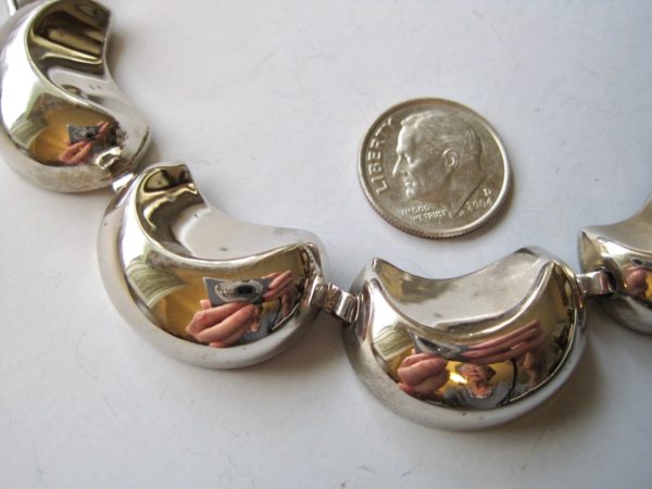 detail-VINTAGE-Kidney-shaped-link-bracelet-silver tone