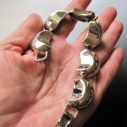 VINTAGE-Kidney-shaped-link-bracelet-silvertone