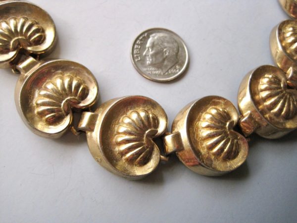 VINTAGE-coro-Kidney-shaped-link-bracelet-Brass