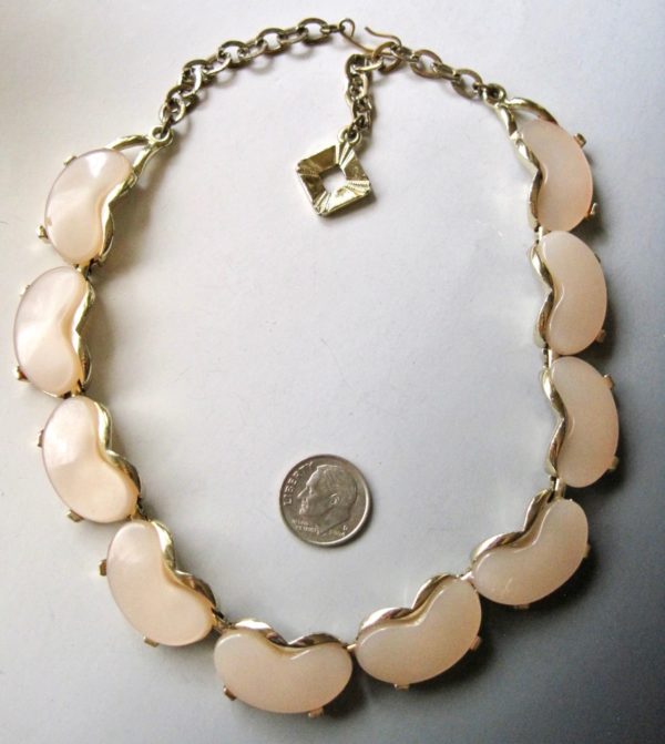 VINTAGE Kidney shaped link-necklace-beige