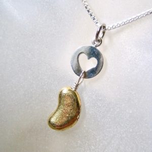 petite-heart-golden-kidney-pendant