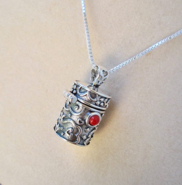 sterling-box pendant-kidney-charms