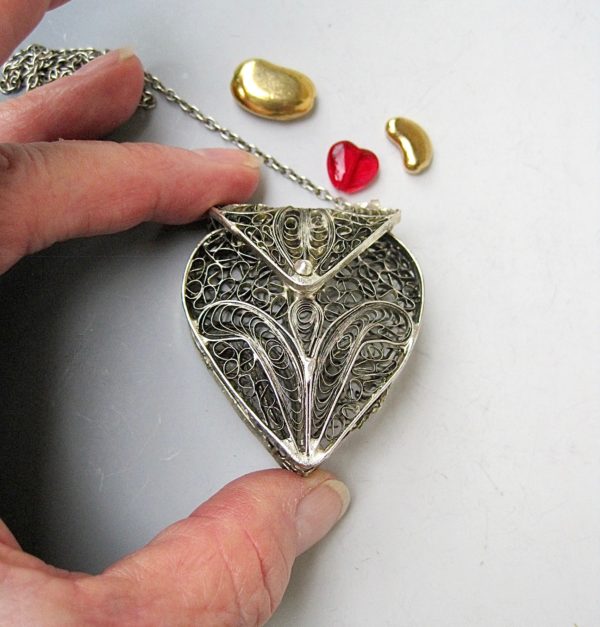 Sterling Silver 50cm Necklace & Large Filigree Heart Locket Pendant *F –  Kaedesigns Jewellery