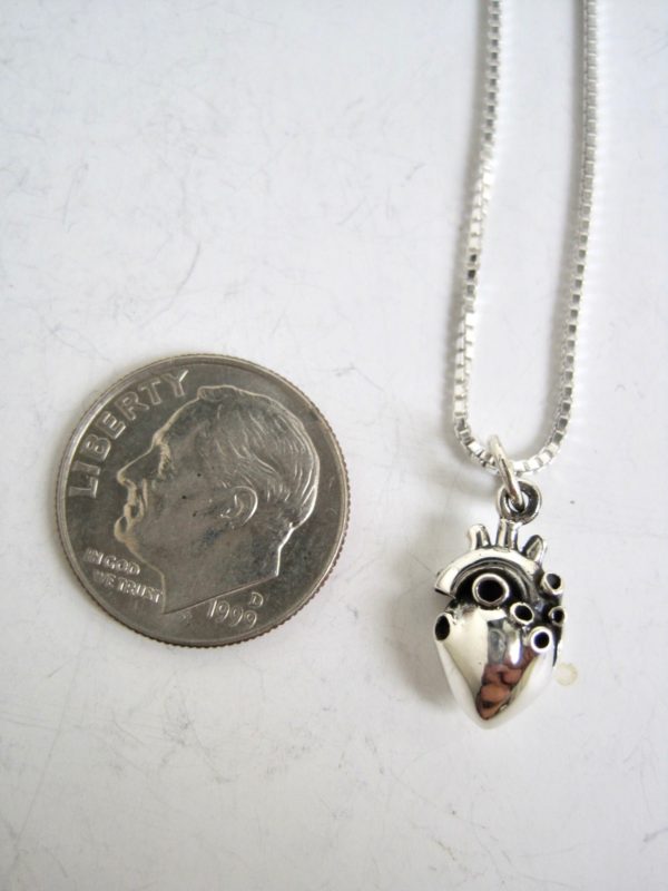 sterling-detailed-heart-pendant