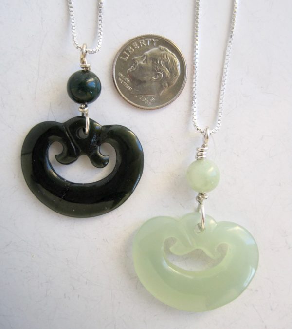 Jade-kidney-shaped-maori-type-pendant