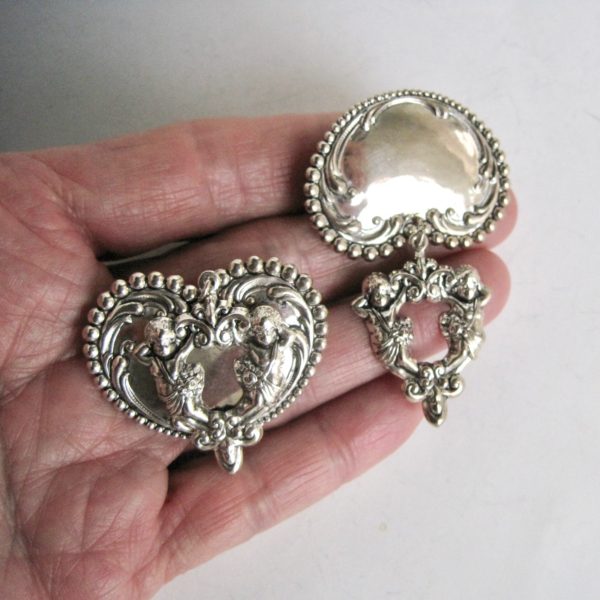 vintage-kidney-pin-becomes-heart
